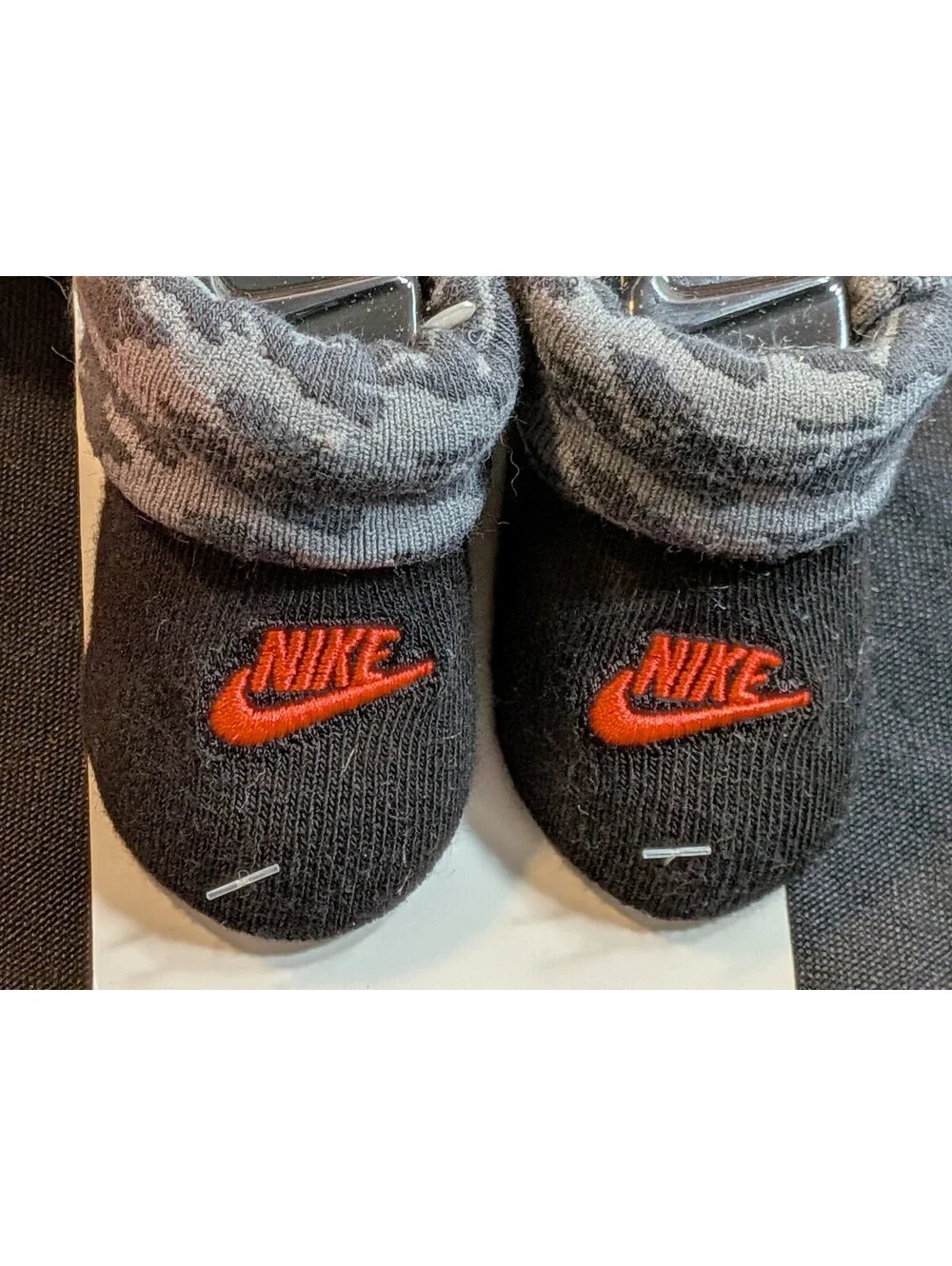 Nike Baby 2 Piece Set 0-6 Months Hat and Booties Camo Gray Black